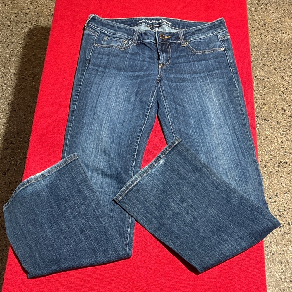 Vintage Women 2010 American Eagle
Jeans Artist Low Rise Flare Sz 10
